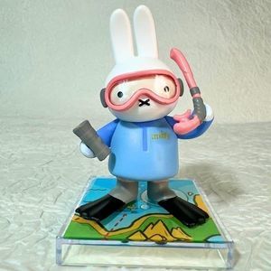 Miffy Adventure Series Pink Glasses Diver